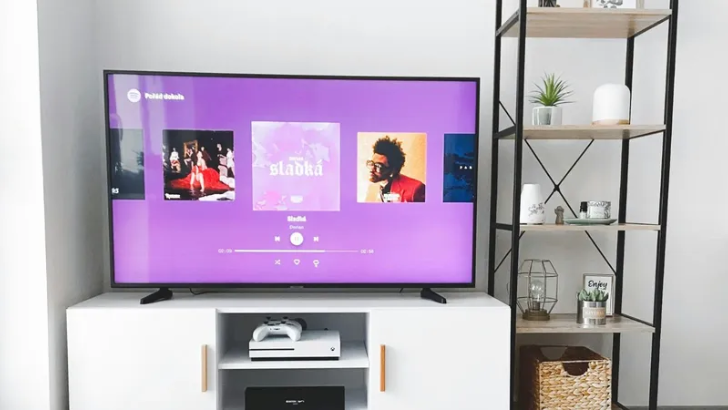 Comment ne pas craquer face à une promo pareille sur cette smart TV Thomson ? - Unsplash